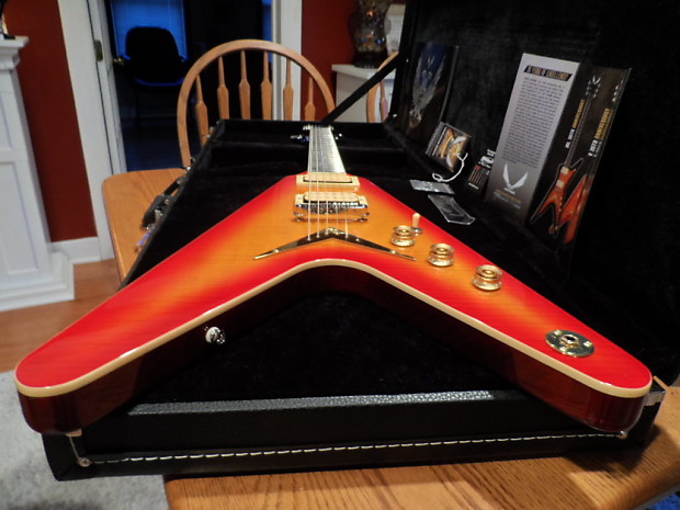 Dean Flying V 35th Anniversary TRANS Cherry Sunburst