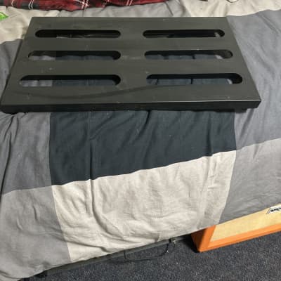 Pedalboard Board 22” x 13” - Black image 1