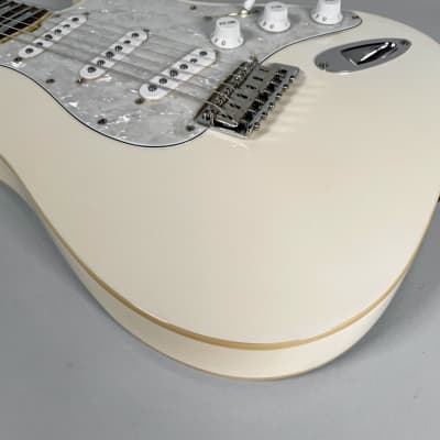 Hamiltone NT/ST Strat Style Arctic White Finish Electric Guitar w/HSC image 6