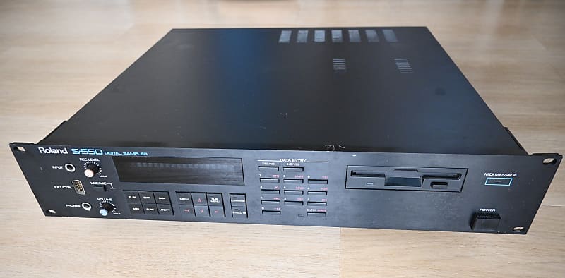 Roland S-550 Digital Sampler incl. 21 Floppy Disks