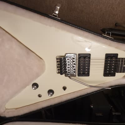 RARE Gibson Flying V Factory Original Floyd Rose Tremolo Limited Edition Special Run Guitar image 9