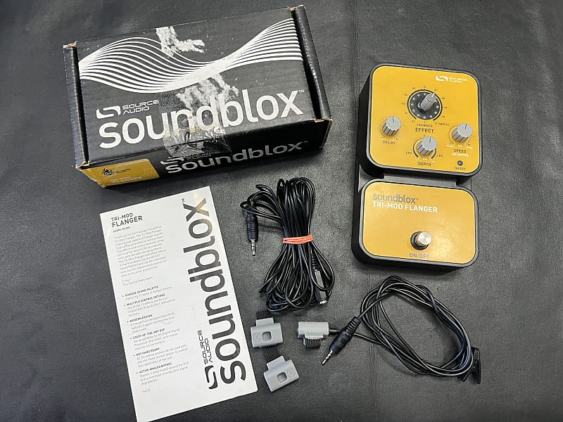 Source Audio SA123 Tri-Mod Flanger pedal w/Hot Hand Motion Controller +  extras