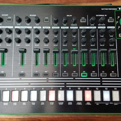 Roland AIRA TR-8 Rhythm Performer Drum Machine 2014 with 7x7 expansion