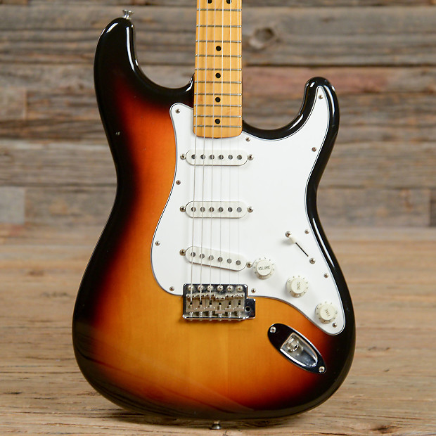 Fender Japan '69 Stratocaster Reissue Sunburst 1996 (s656 Fender Japan '69 Stratocaster Reissue Sunburst 1996 (s656