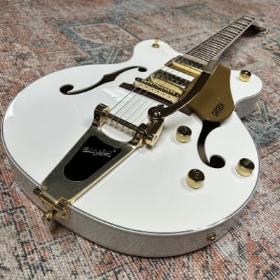 Gretsch G5422TG  Electromatic Double Cutaway Hollow Body with Bigsby, Gold Hardware, Snow Crest White image 2
