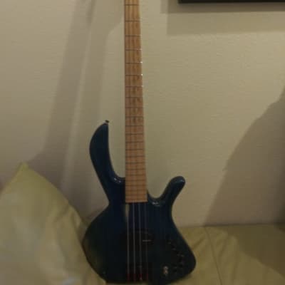 BEE Bass "STINGER" 4-string bass w/ Graph-Tech "Ghost" Piezo System image 4