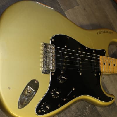Fender 25th Anniversary Stratocaster  1979 Shore line Gold  With Original Case! image 5