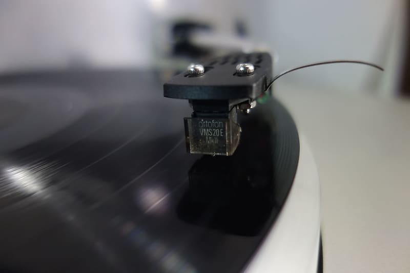 Cartridge ORTOFON VMS 20E Mk II + Stylus Nude Elliptical Original + Headshell image 1