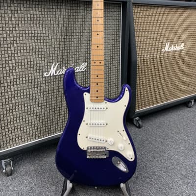 Fender Standard Stratocaster with Maple Fretboard 2000 Midnight Blue image 5