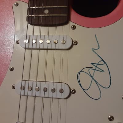 Gwen Stefani Signed Guitar / Autographed Guitar Stratocaster Style Glitter Pink Electric Guitar *As Pictured* GENUINE SIGNATURE With C.O.A! image 2