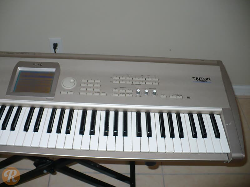 Korg Triton Studio 76-Key 120-Voice Polyphonic Workstation (2002 - 2005) image 4