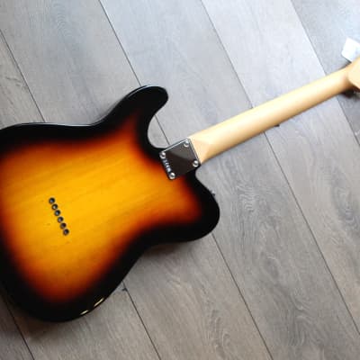 FENDER Standard Telecaster , Laurel, 3 Tone Sunburst, 3, 49 KG image 2