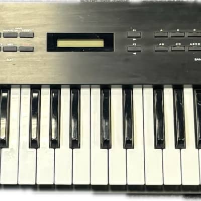 Roland S-10 49-Key Digital Sampling Keyboard 1986 - 1989 - Black