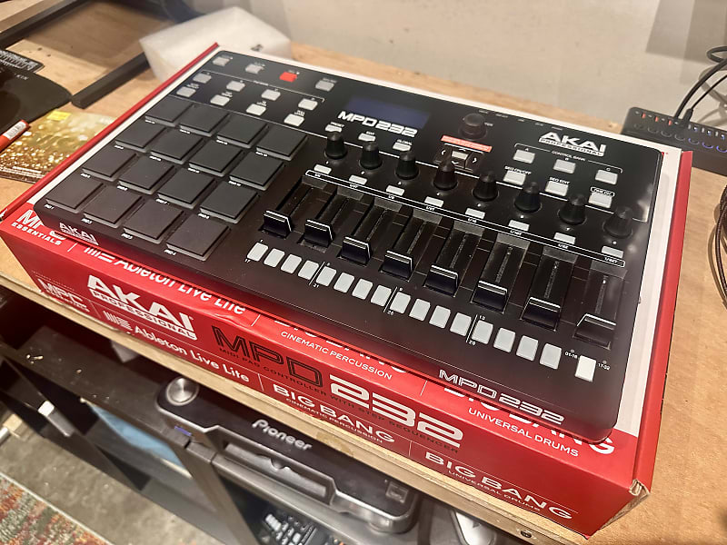 Akai MPD232 | Reverb