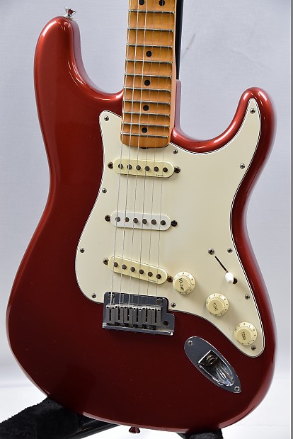 中古Fender USA イングヴェイモデル キャンディアップル