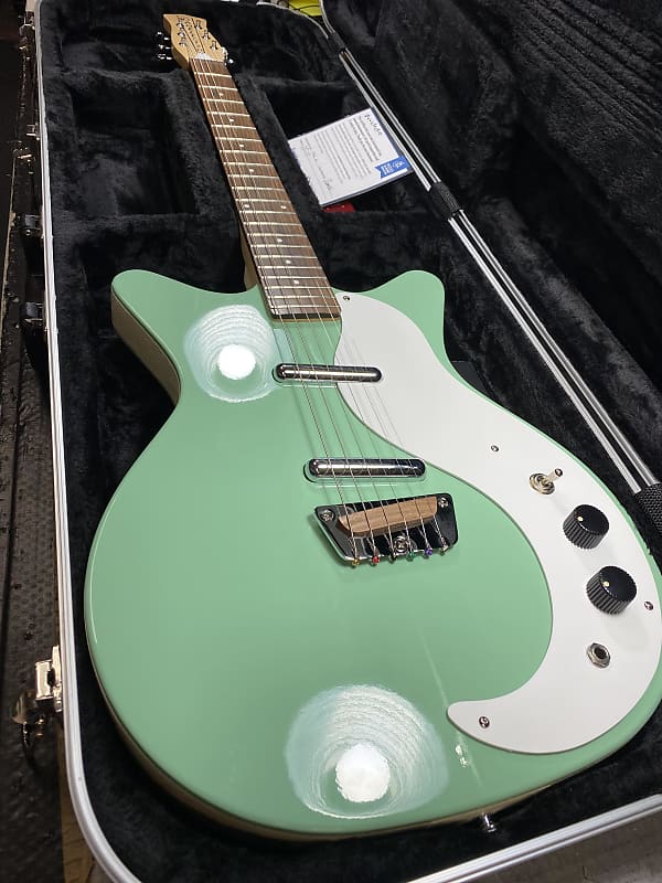 Danelectro deals hardshell case