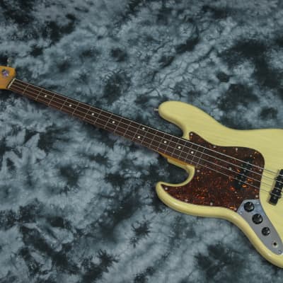 Fender Custom Shop Jazz Bass Fretless Swamp Ash Body Left Handed  Made in Japan image 11
