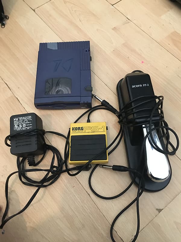 Korg Triton Classic 61-Key Moss/SCSI/Vintage Archives/64MB + Korg Triton Classic 61-Key Moss/SCSI/Vintage Archives/64MB +