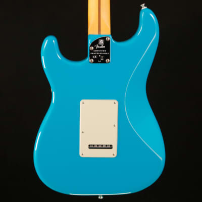 Fender American Professional II Stratocaster, Maple Fb, Miami Blue 7lbsÂ  13.7oz image 8