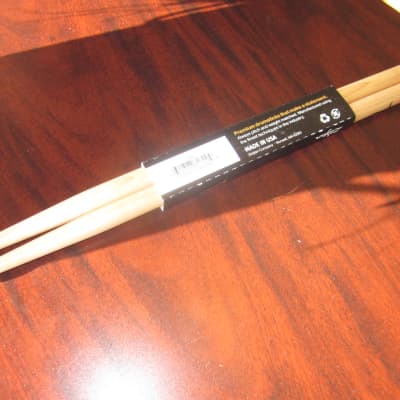 Zildjian 5a wood natural drumsticks  Select Hickory image 4