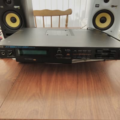 Roland JV-880 Multi Timbral Synthesizer Module 1992 - Black