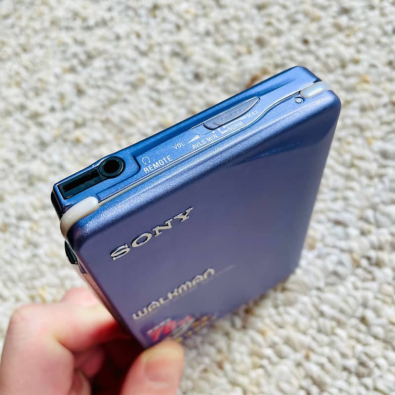 Sony WM-EX900 Walkman Cassette Player, Excellent Purple ! Tested & Working !