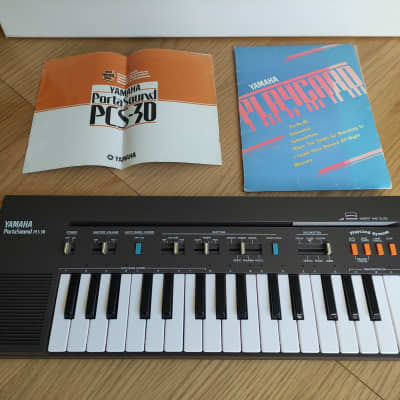 Yamaha PortaSound PCS-30 Keyboard 1984 - Brown