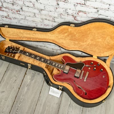 Gibson - 1964 ES-335 Reissue - Semi-Hollow Electric Guitar - VOS - Sixties Cherry - w/ Black/Yellow Custom Shop Hardshell Case - x1102 image 10