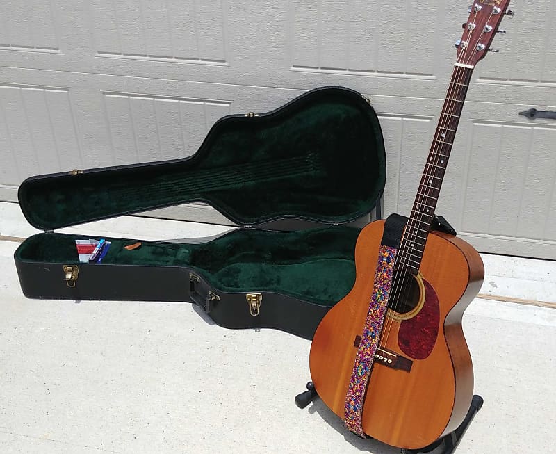 Martin Acoustic Guitar - Model 000-1R (Grand Auditorium Series) 1998