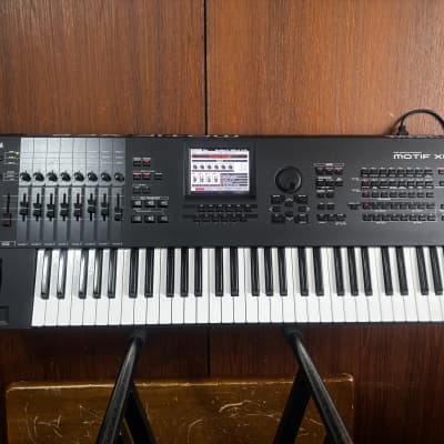 Yamaha MOTIF XF6 61-key Workstation w/ bag 2xFlash Memory