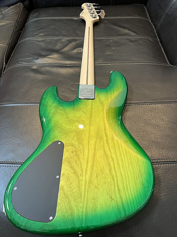 【mercy】シンセサイザー Atelier Z M245 Custom 4-String Bass Rare Iguana Burst | Reverb