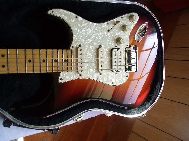 Fender US Lone Star Stratocaster with Maple Fretboard - 2000 - 3-Color Sunburst image 1