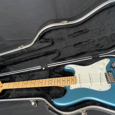 Fender Genuine Hard Case 2000-2010 for Stratocaster and Telecaster image 7
