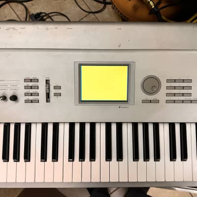 Korg Triton Pro X 88-Key 62-Voice Polyphonic Workstation (1999