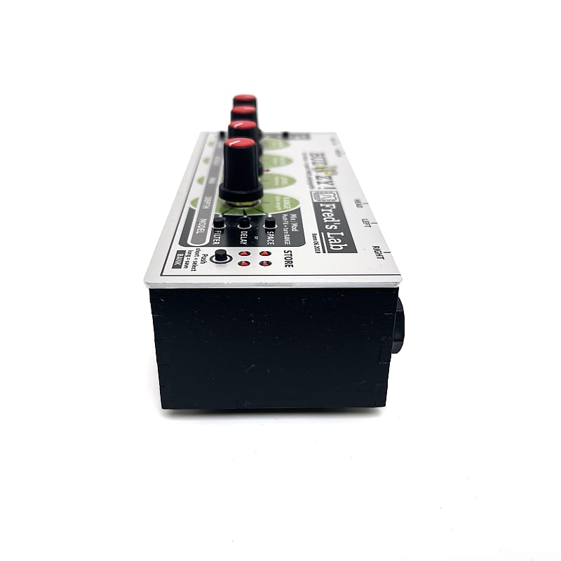 鍵盤楽器 BUZZZY! 16Voice 4Part midi POLYSYNTH 鍵盤楽器 BUZZZY! 16Voice 4Part midi POLYSYNTH 鍵盤楽器