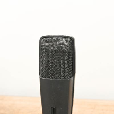 Sennheiser MD 421-II Cardioid Dynamic Microphone CG01H8Y image 8