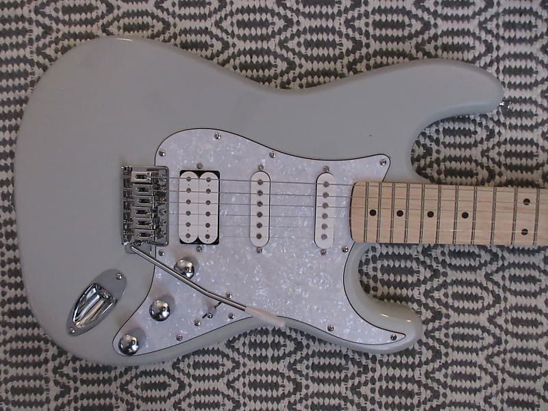 ~Cashified~ Kramer Strat-Style Pewter Rock 'n' Roller image 1