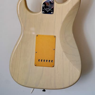 Fender STRATOCASTER CS AMERICAN CUSTOM HONEY BLOND ASH ROASTED TIGER V NECK 2023 - Honey Blonde image 5
