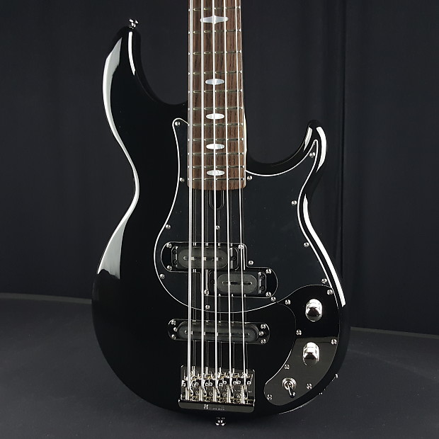 Yamaha BB2025X 5 String Bass Black, with Hard Shell Case