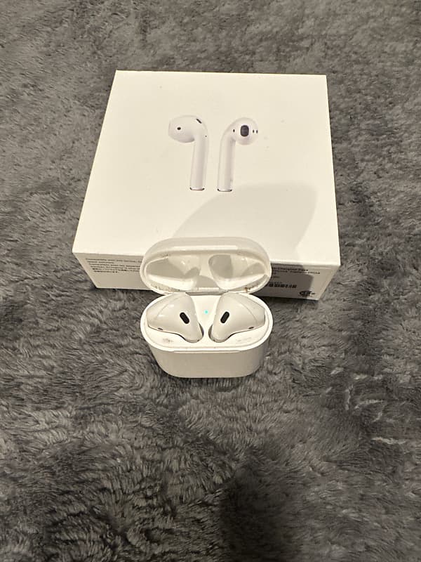 Apple AirPods 1st Generation 2019 | Reverb