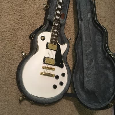 Epiphone Les Paul Custom electric solid body guitar made in Korea 1999 Alpine White with gold hardware and original hard case image 1