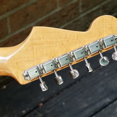 Fender American Vintage Series AVRI '62 Stratocaster 1999 3-Color Sunburst Free Shipping 48 CONUS image 8