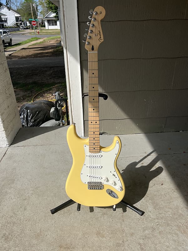 Fender Player Stratocaster HSS- with Texas special pickups image 1