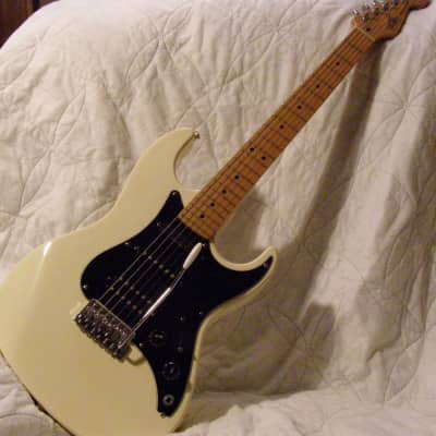 Fender Prodigy with Maple Fretboard 1991 - 1993 - Arctic White for sale