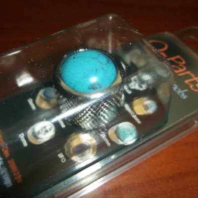 Q-Parts Dome Guitar Knob - STONE TURQUOISE ON CHROME, KCD-0074 2022 image 2