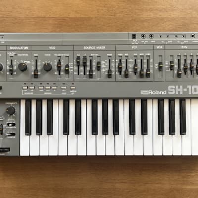 Roland SH-101 32-Key Monophonic Synthesizer 1982 - 1986 - Gray