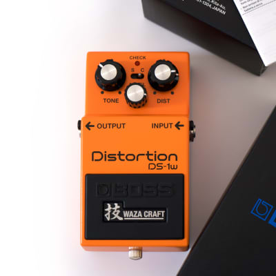 技クラフト！ BOSS Distortion DS-1w Amazon.com: BOSS DS-1W Special Edition Waza Craft Distortion