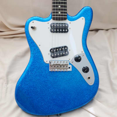 世界的に有名な Fender Japan フェンダージャパン SuperSonic エレキ