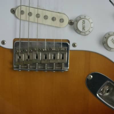 Fender Stratocaster 1987 Sunburst, Hardtail image 2