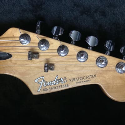 Fender Standard Stratocaster MIM Red image 6